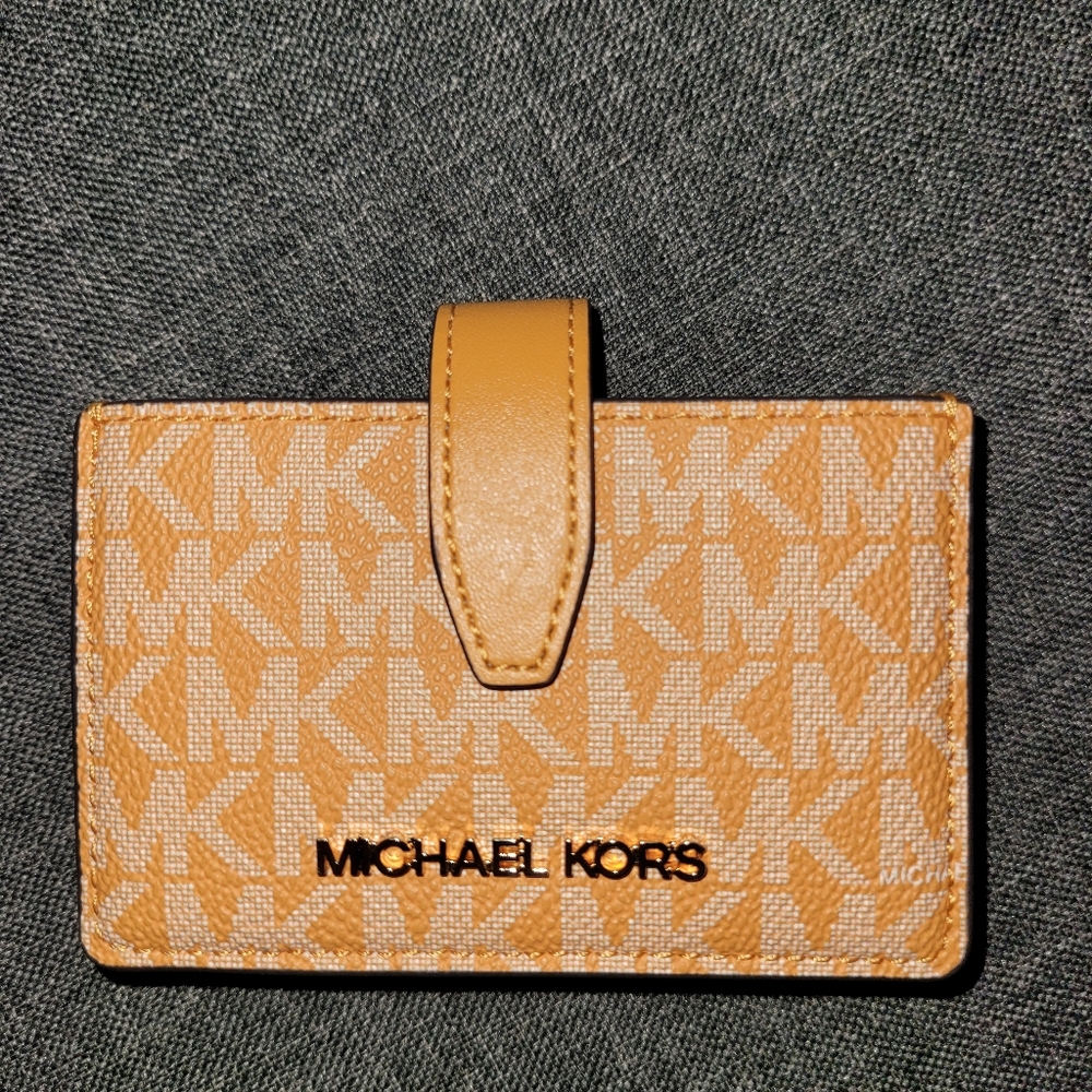 Michael Kors Accordion Card Wallet